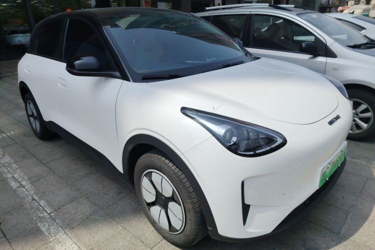 Used Geely Galaxy Geome 2025 410 km Free Version Front Right 45 Deg