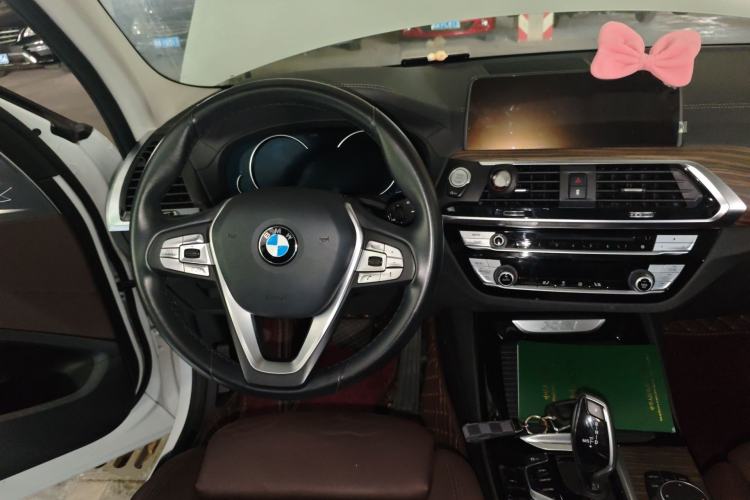 Used BMW X3 2019 xDrive28i Luxury Package Steering Wheel