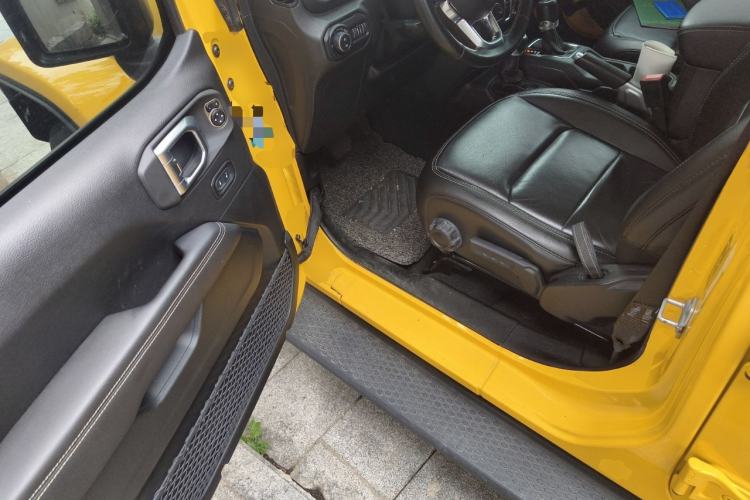 Used Jeep Wrangler 2019 2.0T Sahara Four-Door Version China VI Emission Standard
