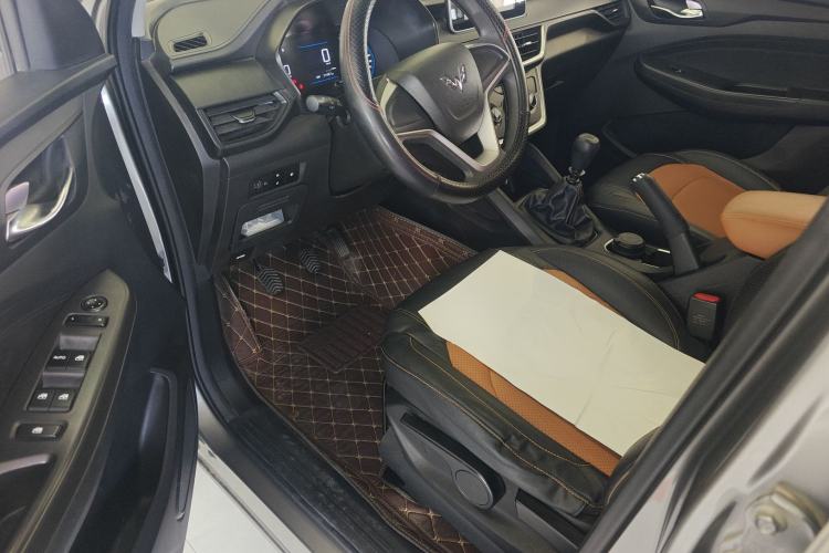 Used Wuling Hongguang S3 2018 1.5L Manual Comfort Model China V Standard