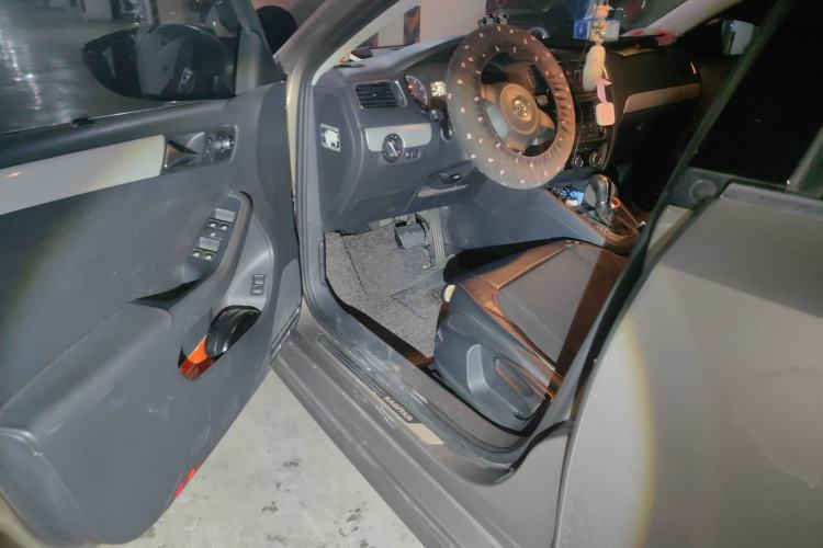 Used Volkswagen Sagitar 2014 1.6L Automatic Comfort Model Driver Seat