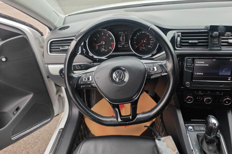 Used Volkswagen Sagitar 2017 180TSI Automatic Luxury Edition
