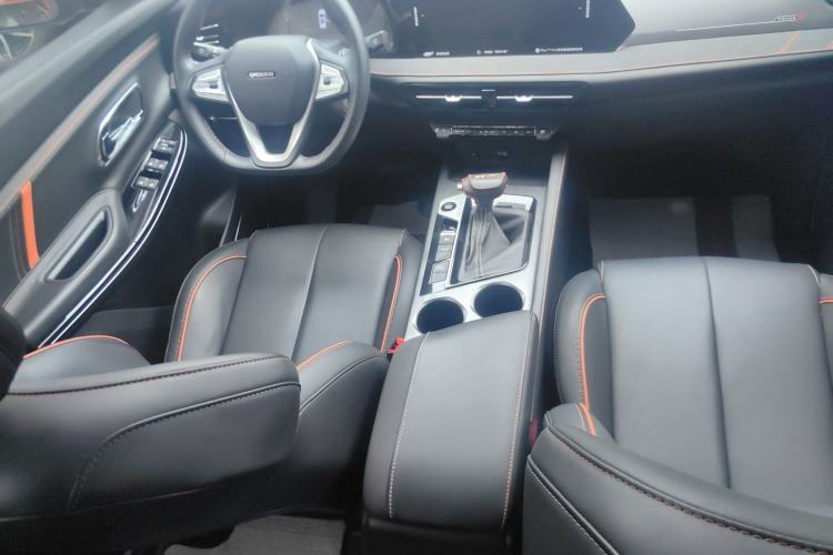 Used CHANGAN OSHAN X7 PLUS 2022 1.5T Blue Whale Edition Automatic Prestige Version Interior 4