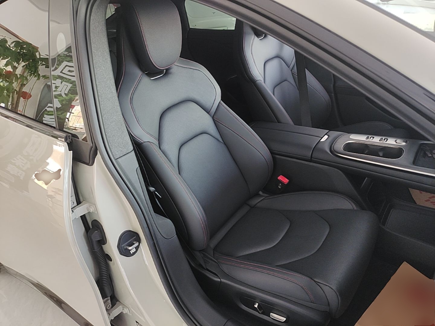 Xiaomi Auto SU7 2024 Rear-Drive Ultra-Long Range Advanced Pro-Level Intelligent Driving Version — снимка 19