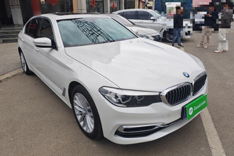 Used BMW 5 Series 2019 525Li Luxury Package Front Right 45 Deg