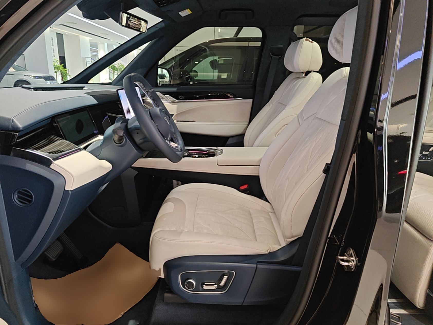 Zeekr 009 2024 7-Seater Walk-Through Version Four-Wheel Drive 108 kWh — снимка 17