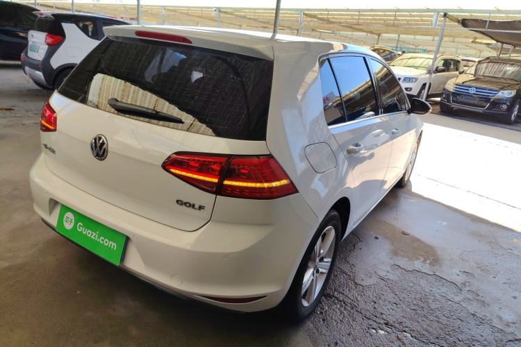 Used Volkswagen Golf 2016 1.6L Automatic Comfort Model Rear Right 45 Deg