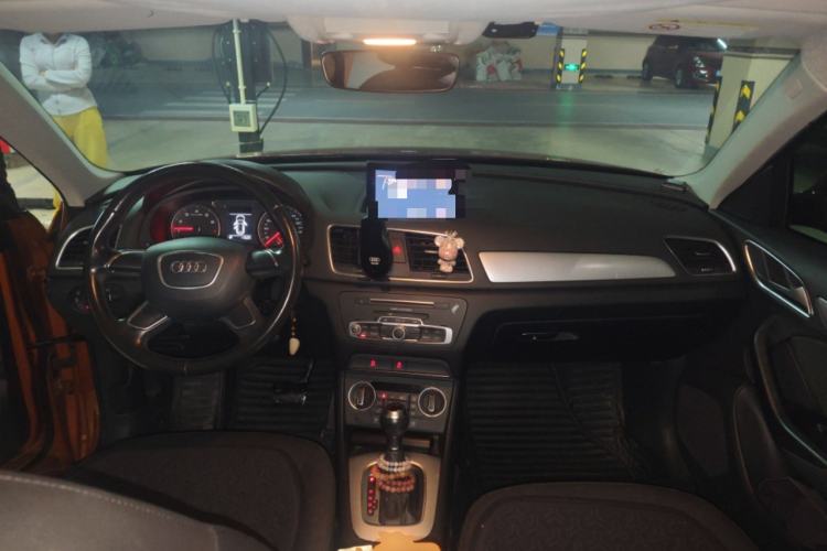 Used Audi Q3 2016 30 TFSI Standard Model Center Console