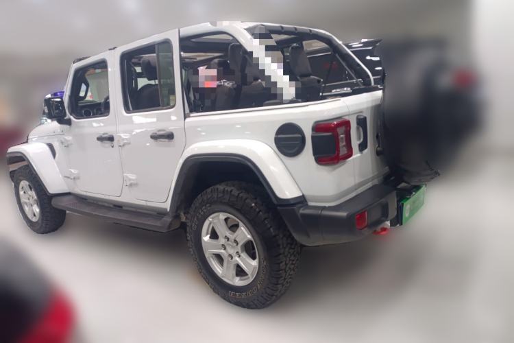 Used Jeep Wrangler 2019 2.0T Sahara Four-Door Brilliant Top Version China VI Emission Standard