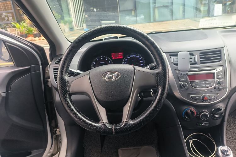 Used Hyundai Verna Ray 2014 1.4L Manual GLX
