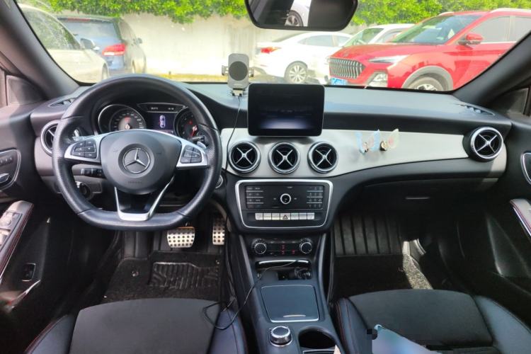 Used Mercedes-Benz CLA 2018 CLA 220 4MATIC Center Console