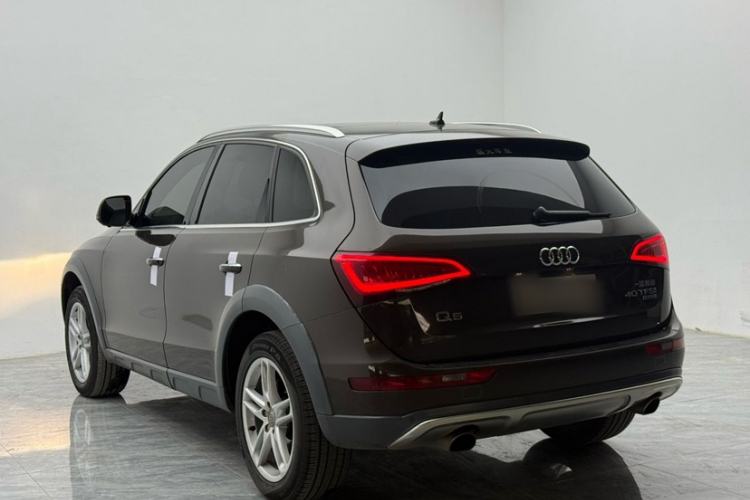 Used Audi Q5 2017 Plus 40 TFSI Comfort Model Exterior 3