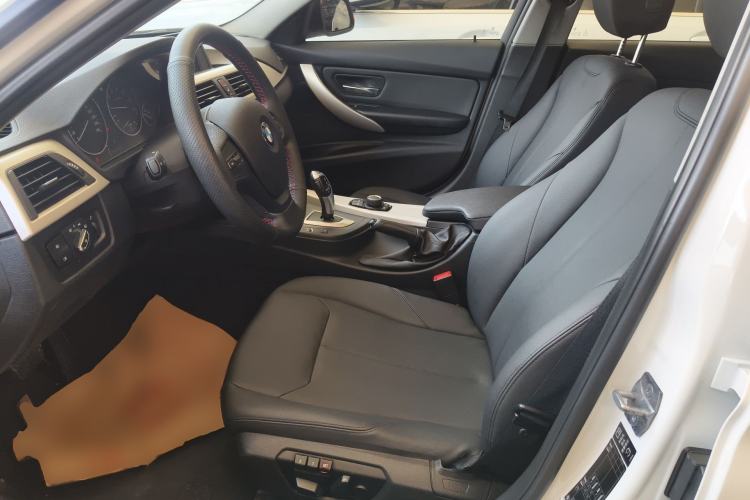 Used BMW 3 Series 2015 320i Fashion Model