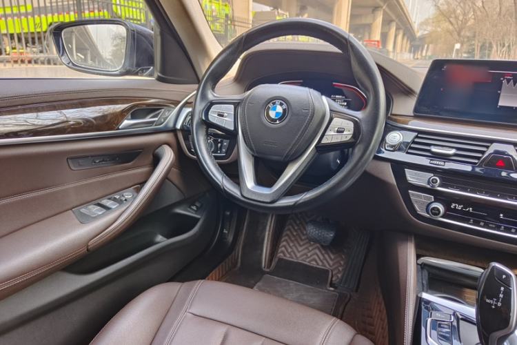 Used BMW 5 Series 2020 525Li Luxury Package

