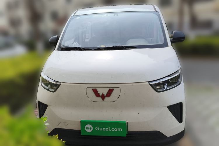 Used Wuling Yangguang 2024 300KM Comfort Version Passenger Van 75kW Front