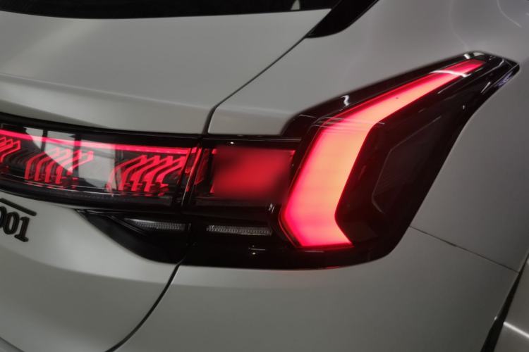 Used Zeekr 001 2023 WE Edition 86 kWh Right Rear Taillight