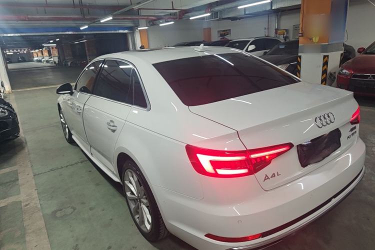 Used Audi A4L 2019 40 TFSI Fashion Edition China VI Emission Standard
