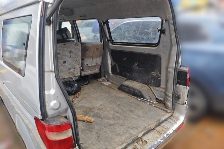 Used Jinbei Hiace X30 2013 1.3L Standard Version Trunk