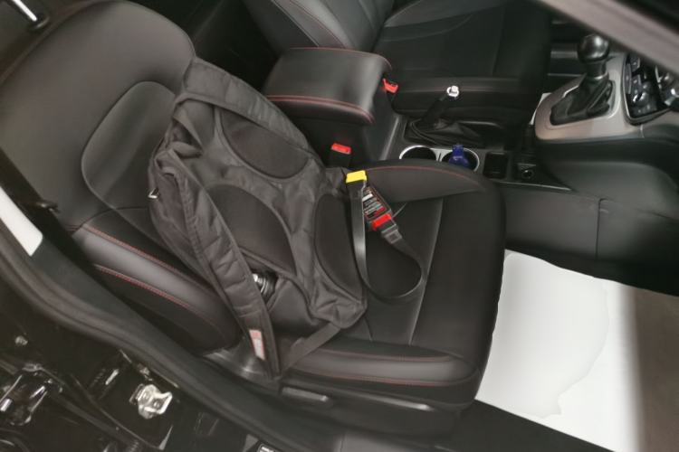 Used Haval M6 2019 1.5T DCT Two-Wheel Drive Elite Version China VI Standard Right Front Seat