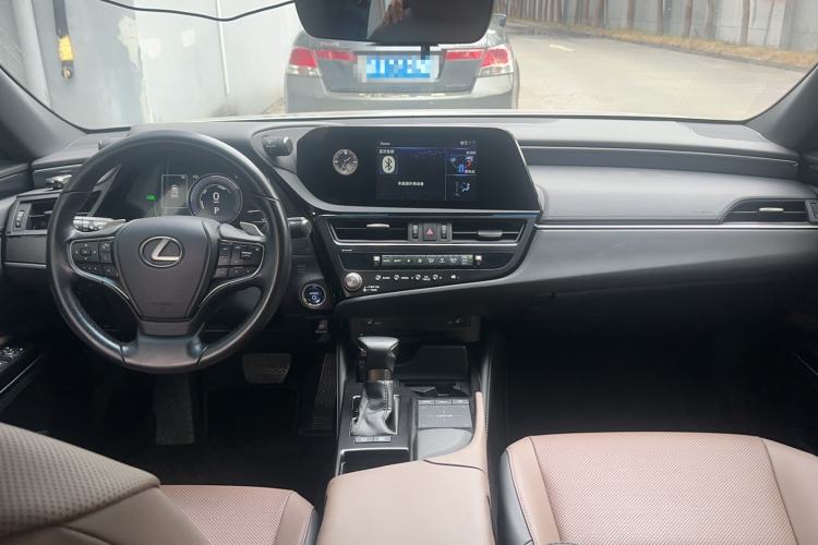 Used Lexus ES 2021 300h Excellence Edition
