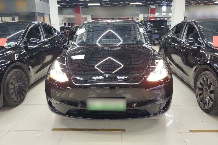 Used Tesla Model Y 2023 Long-Range All-Wheel-Drive Version
