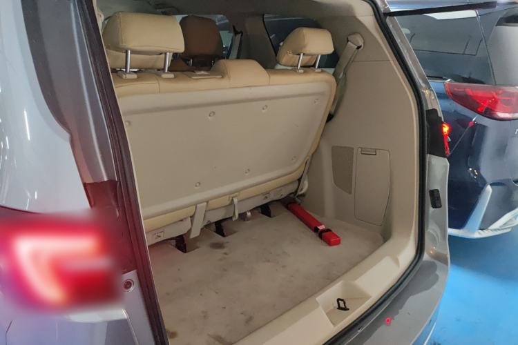 Used Buick GL8 2023 Land Executive Class Comfort Model