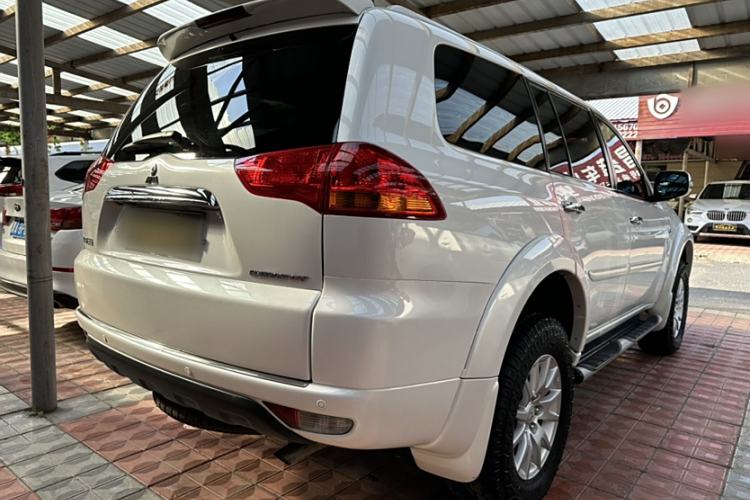 Used Mitsubishi Pajero Sport 2013 3.0L Automatic 4x4 Flagship Edition
