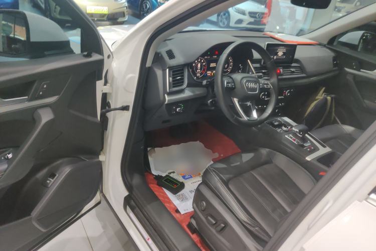 Used Audi Q5L 2020 Updated 40 TFSI Prestige Fashion Edition Driver Seat