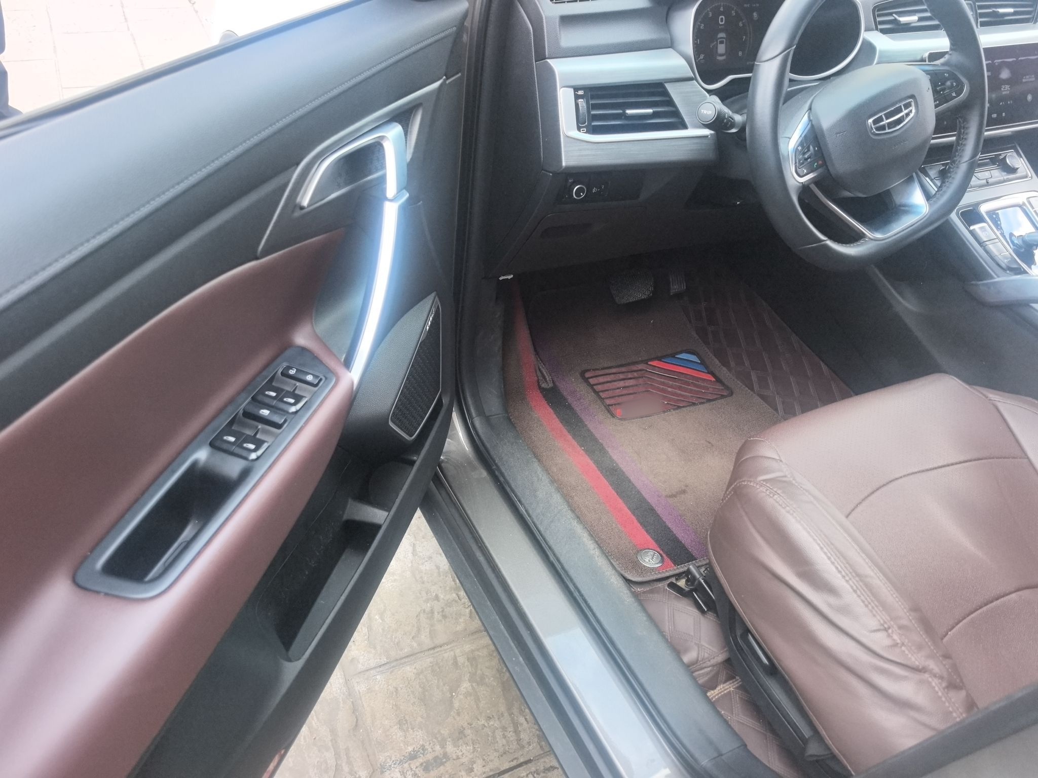 Geely Auto Emgrand X7 Sport 2022 1.8TD DCT Zhiya Trim — снимка 18