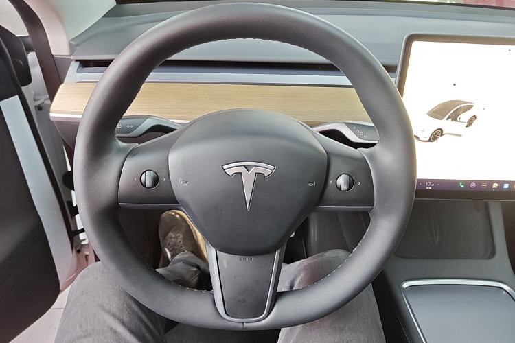 Used Tesla Model Y 2022 Rear-Wheel-Drive Version