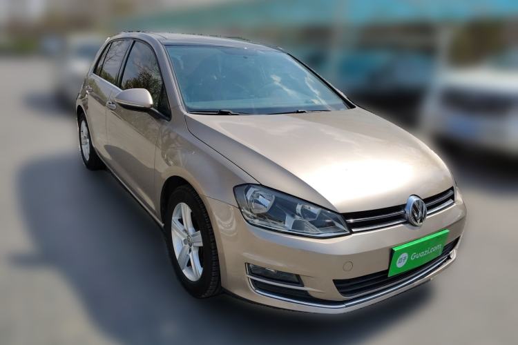 Used Volkswagen Golf 2015 1.6L Automatic Comfort Model Front Right 45 Deg