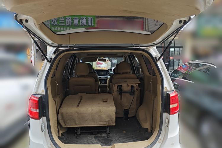 Used Baojun 730 2016 1.5T Manual Luxury Edition 7 Seats Trunk