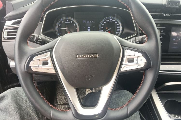 Used CHANGAN OSHAN X7 2020 1.5T Automatic Luxury Version Steering Wheel