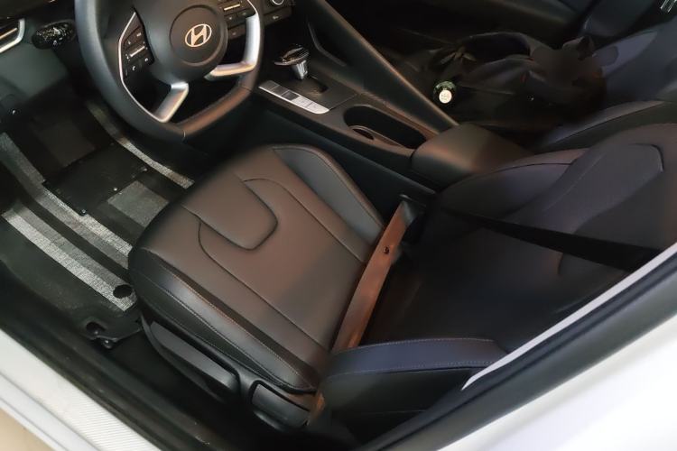 Used Hyundai Elantra 2023 1.5L CVT GLX Elite Edition Left Front Seat