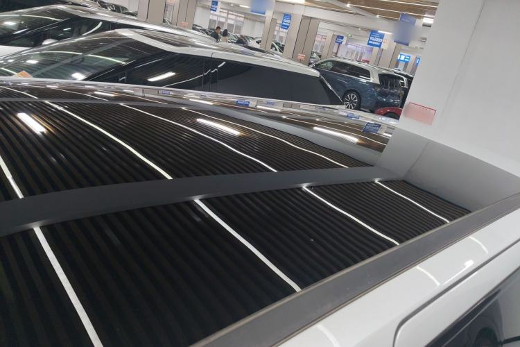 Used XPeng X9 2024 610 Long-Range Pro Roof