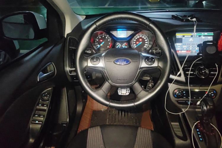 Used Ford Focus 2012 Sedan 1.6L Automatic Fashion Edition