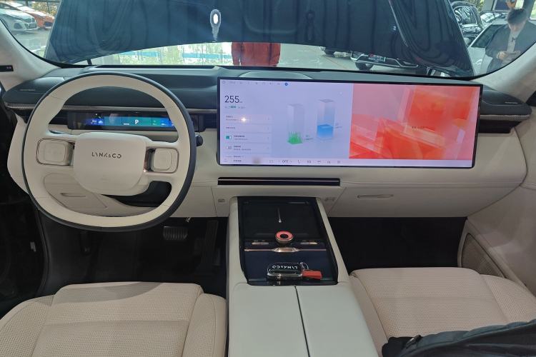 Used Lynk & Co 900 2025 1.5T Ultra Center Console