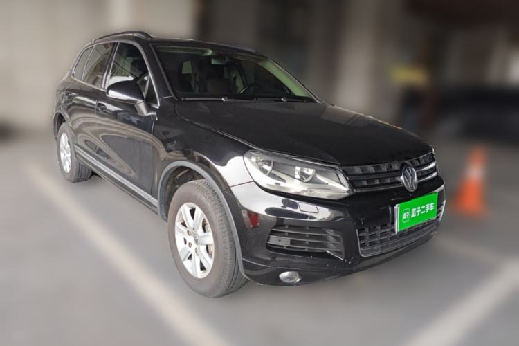 Used Volkswagen Touareg 2014 3.0 TSI New Edition Front Right 45 Deg