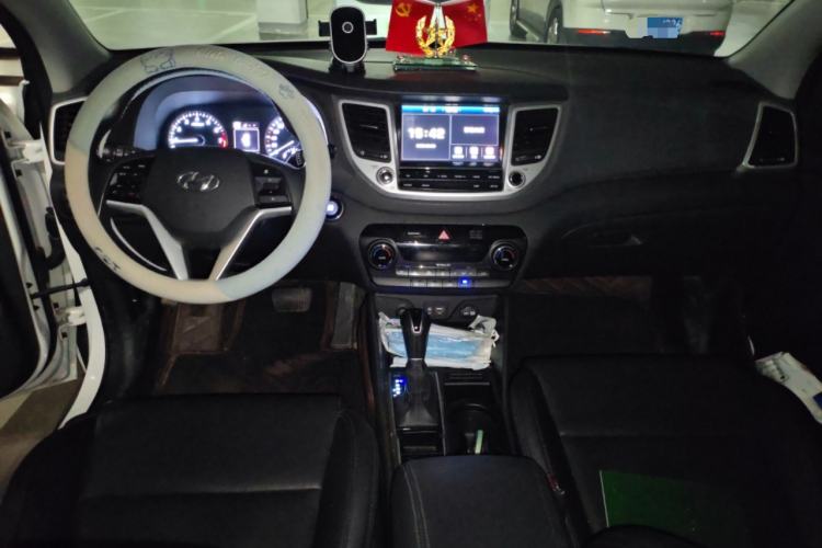 Used Hyundai Tucson 2015 1.6T Dual-Clutch Two-Wheel-Drive Leading Model
