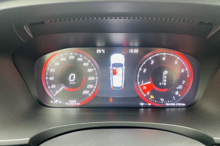 Used Volvo V90 2017 Cross Country T5 AWD Smart Range Edition Interior 9