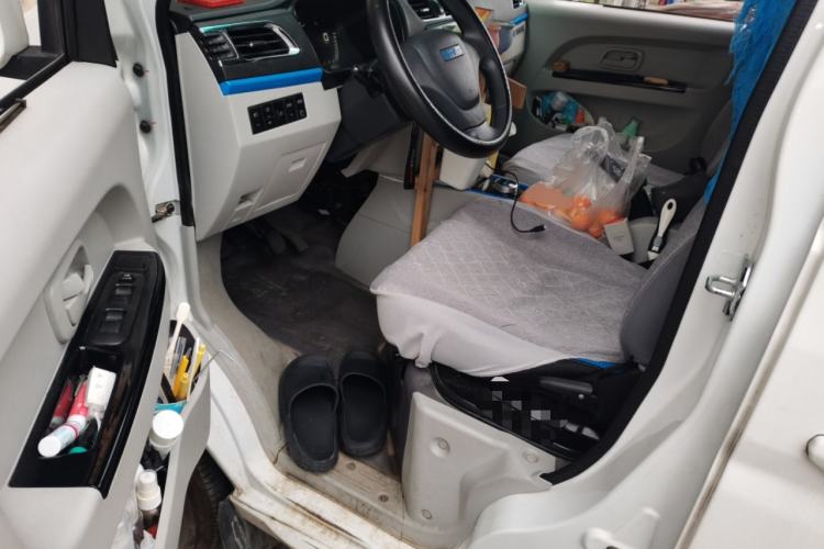 Used SRM Haoyun 2023 Standard Passenger Van 6 Seats
