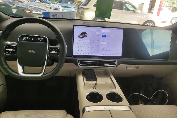 Used Li Auto L8 2024 Ultra Model
