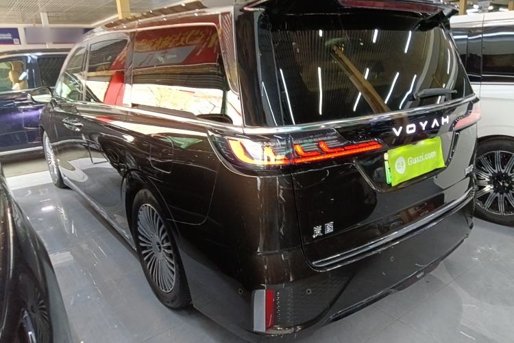 Used VOYAH Dream 2025 PHEV Four-Wheel-Drive Flagship Kunpeng Edition
