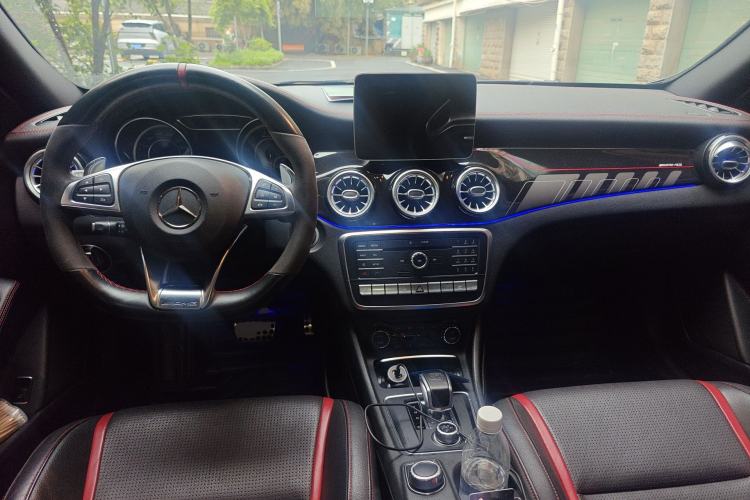 Used Mercedes-Benz GLA AMG 2017 Facelifted AMG GLA 45 4MATIC Center Console