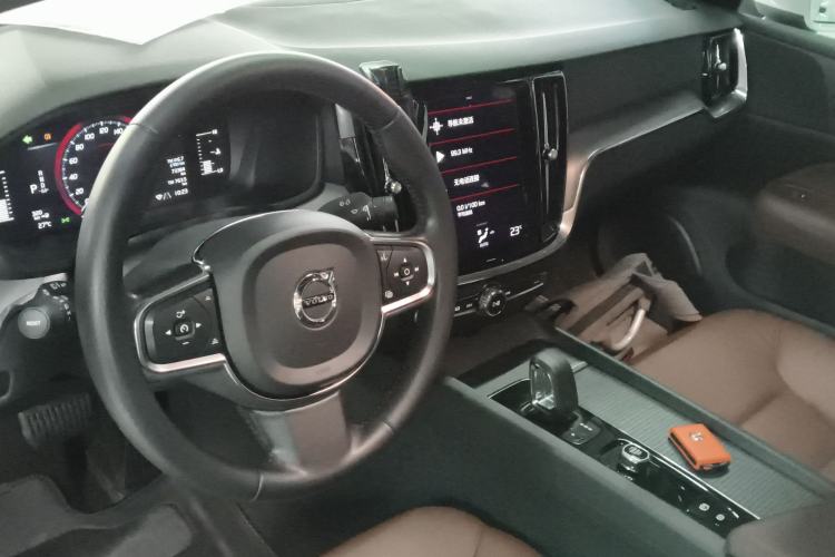 Used Volvo S60 2022 B4 Zhiyi Luxury Edition Center Console