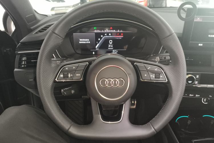 Used Audi A4L 2024 40 TFSI Luxury Dynamic Edition (Starry Night Version) Steering Wheel