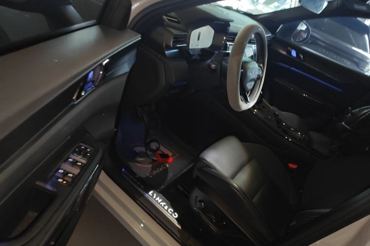 Used Lynk & Co 01 EM-P 2023 1.5TD EM-P AM Interior 3