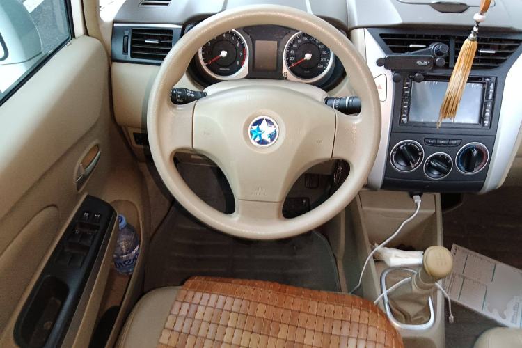 Used Venucia D50 2013 1.6L Manual Luxury Edition
