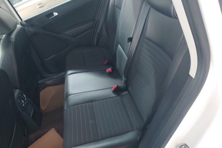 Used Volkswagen Tiguan L 2017 300TSI Automatic Two-Wheel Drive Silk Road Luxury Edition
