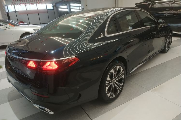 Used Mercedes-Benz E-Class New Energy 2024 E 350 e L Plug-in Hybrid Sports Sedan
